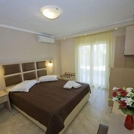 Gaia Studios & Apartments 네아 플라기아 외부 사진